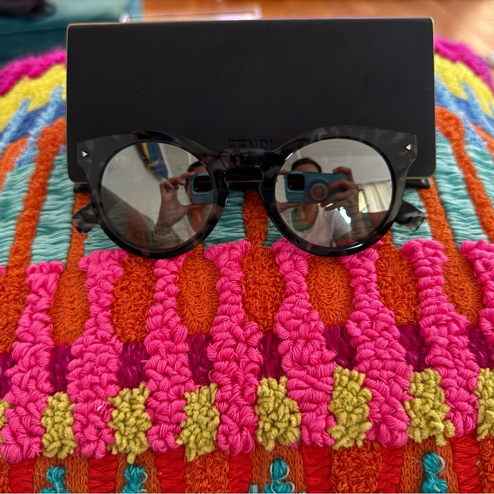Fendi Black and Gray Round Sunglasses
